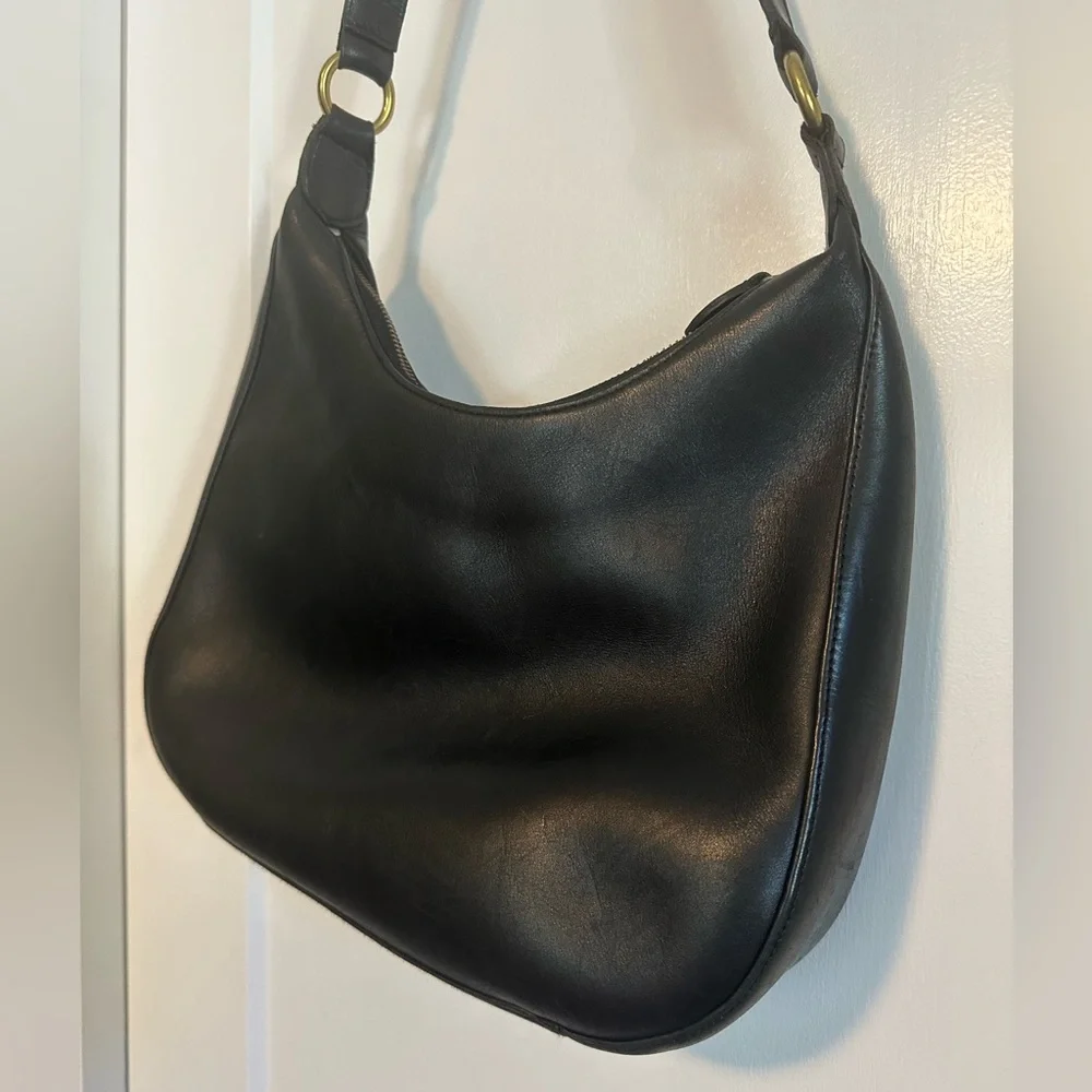 Black Leather Shoulder Bag - Classic Women's Hobo